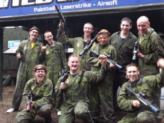  Un gran día en grupo con amigos 